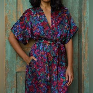 Vintage Polyester Colorful Satin Floral Print Short Length Bathrobe Women Medium